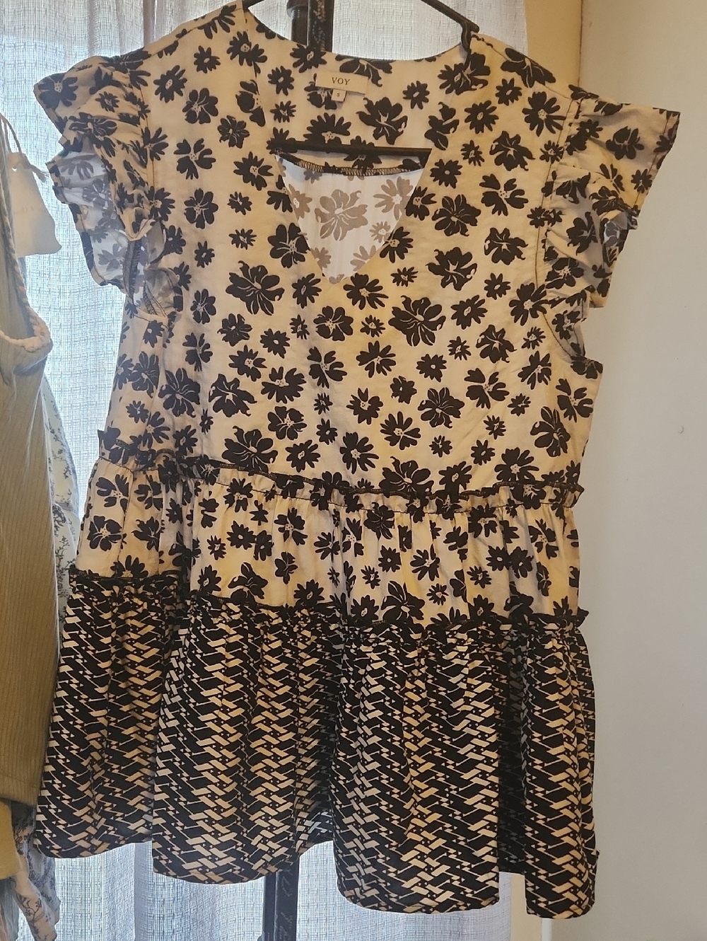 VOY White and Black Floral Tiered Tunic Top